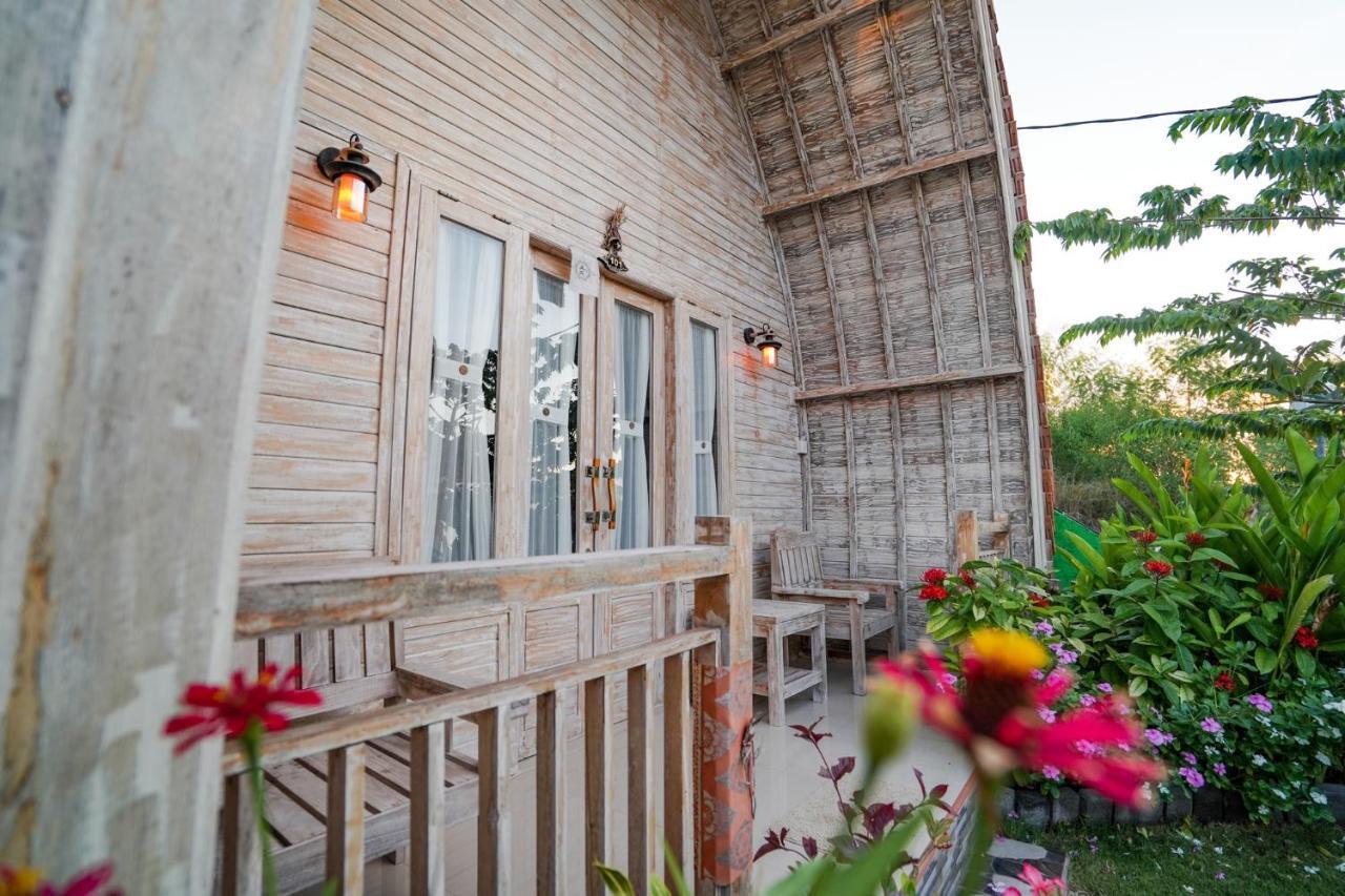 Unicorn Bungalow Batununggul Exterior foto