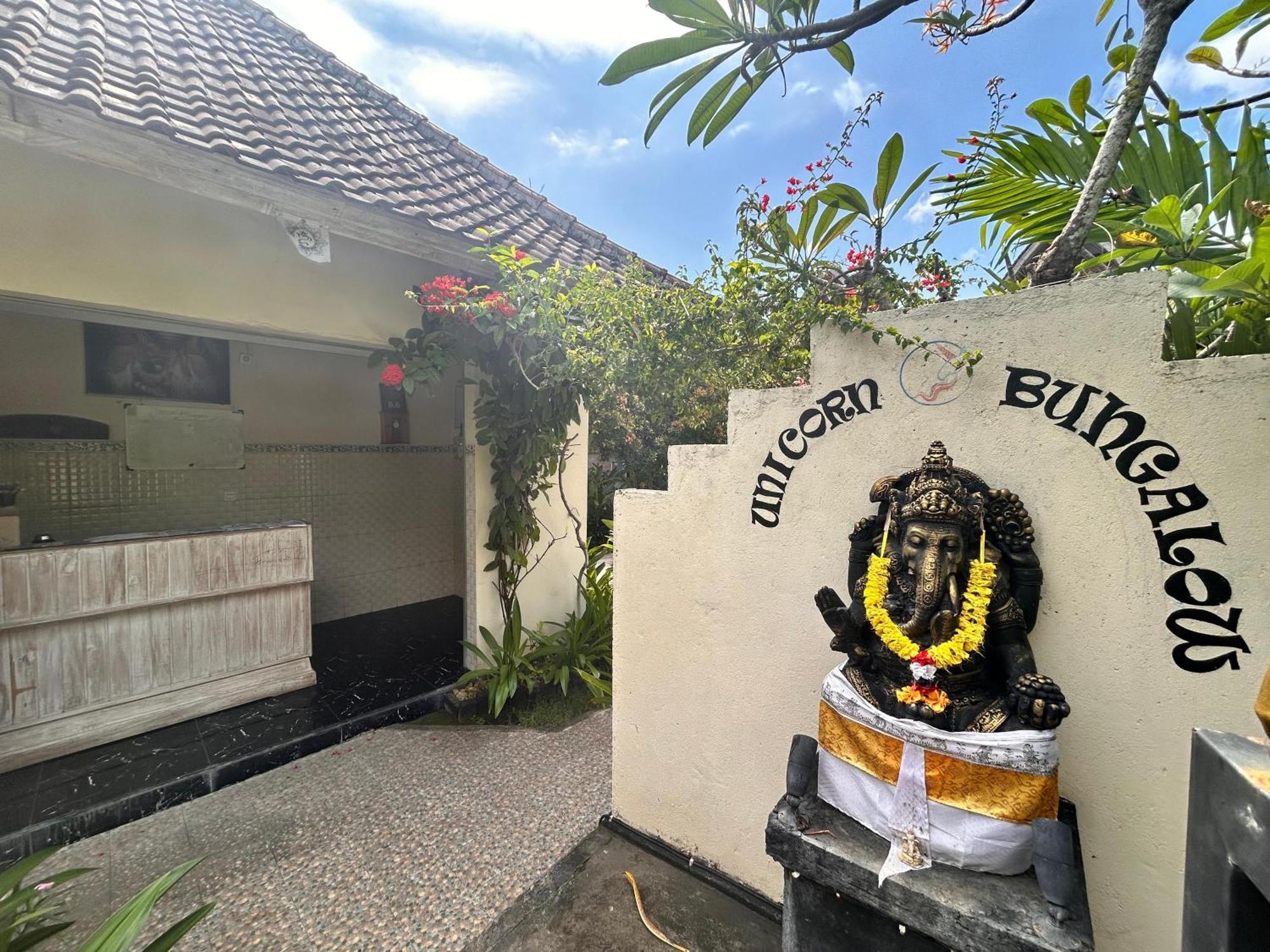 Unicorn Bungalow Batununggul Exterior foto
