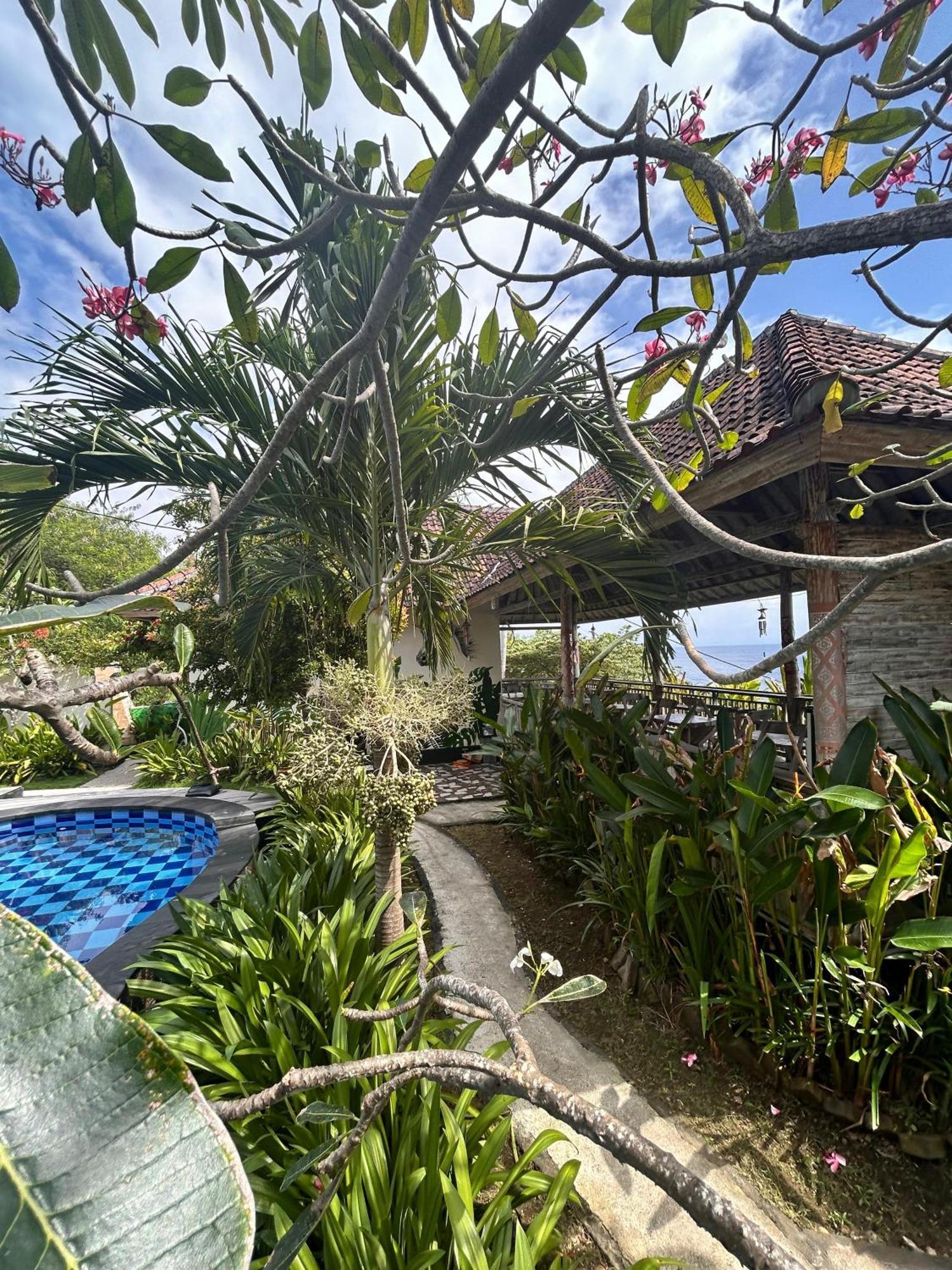 Unicorn Bungalow Batununggul Exterior foto